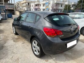 Opel Astra 1.7 CDTI 110CV 5 porte