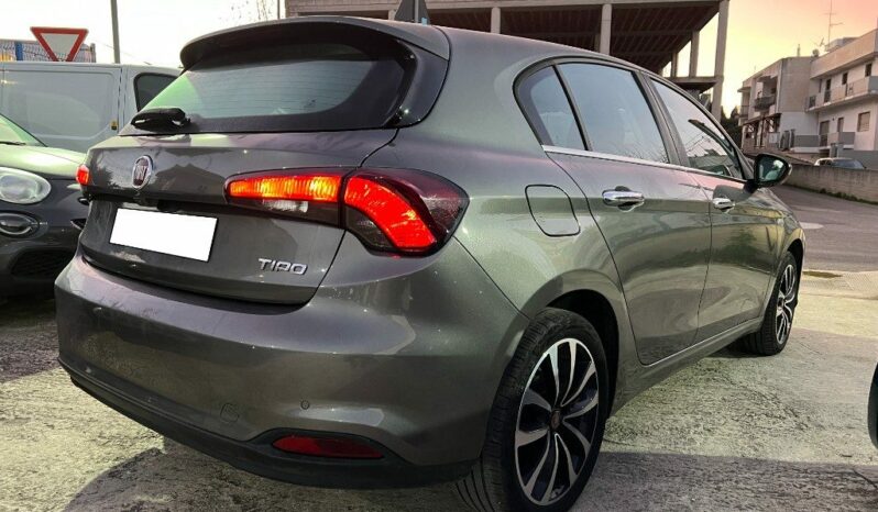 
								Fiat Tipo 1.3 Mjt S&S 5 porte Lounge pieno									