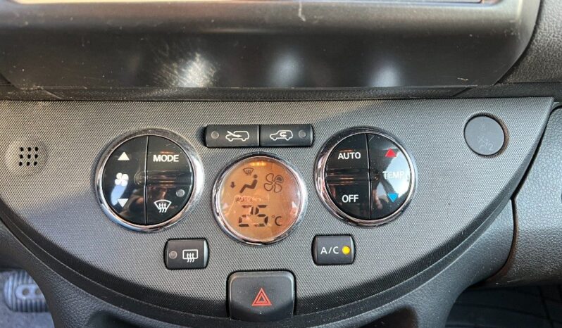 
								Nissan Note 1.6 16V Matic pieno									