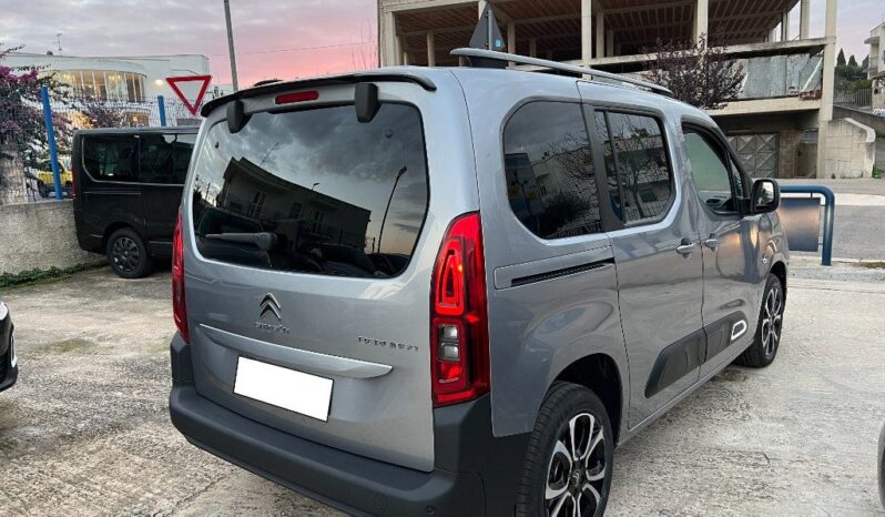 
								Citroen Berlingo BlueHDi 100 Shine .									