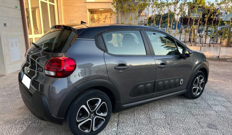 
								Citroen C3 BlueHDi Shine .									