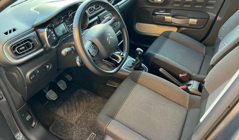 
								Citroen C3 BlueHDi Shine .									