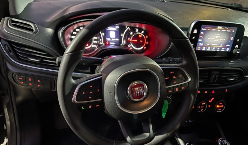 
								Fiat Tipo 1.3 Mjt S&S 5 porte Lounge .									