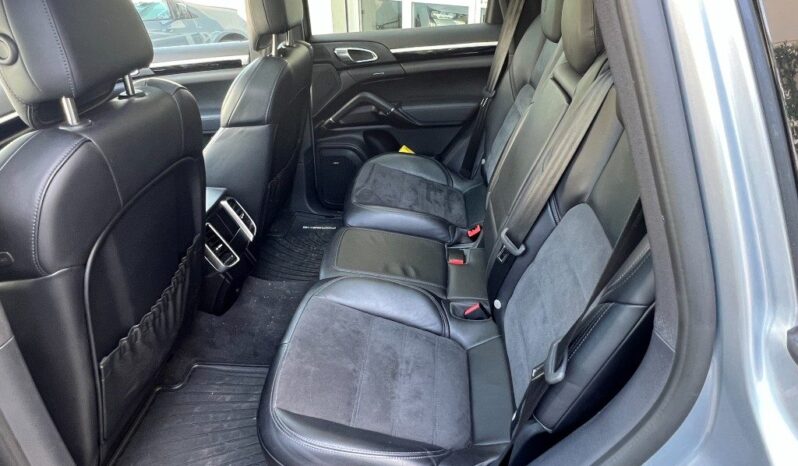 
								Porsche Cayenne 3.0 Diesel TETTO pieno									