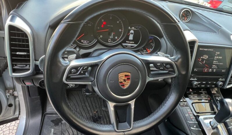 
								Porsche Cayenne 3.0 Diesel TETTO pieno									