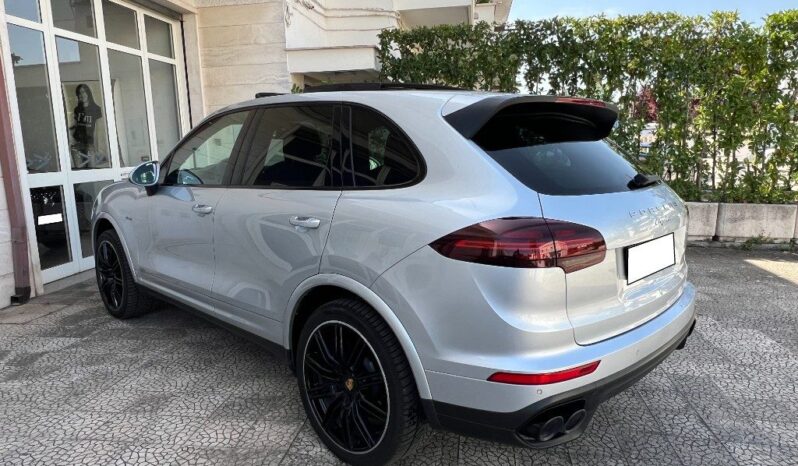 
								Porsche Cayenne 3.0 Diesel TETTO pieno									