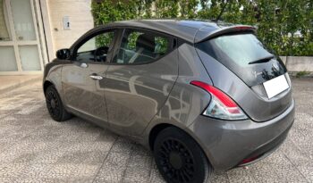 
									Lancia Ypsilon 1.0 FireFly 5 porte S&S Hybrid pieno								