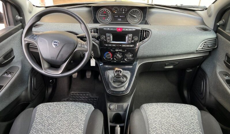 
								Lancia Ypsilon 1.0 FireFly 5 porte S&S Hybrid pieno									