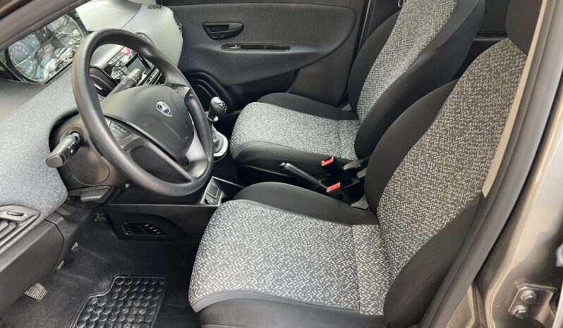 
								Lancia Ypsilon 1.0 FireFly 5 porte S&S Hybrid pieno									
