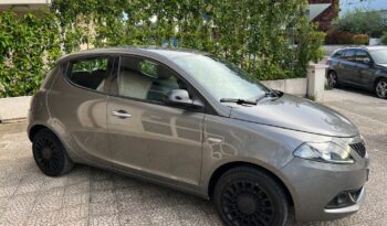 
									Lancia Ypsilon 1.0 FireFly 5 porte S&S Hybrid pieno								