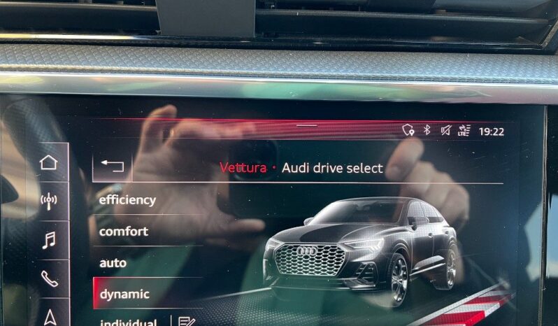 
								Audi Q3 SPB 35 2.0 150 TDI quattro S line edition .									