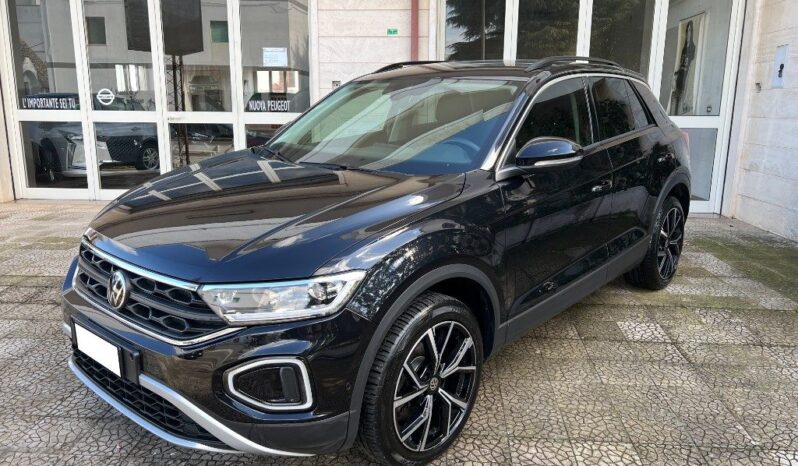 
								Volkswagen T-Roc 2.0 TDI SCR 150 CV DSG .									