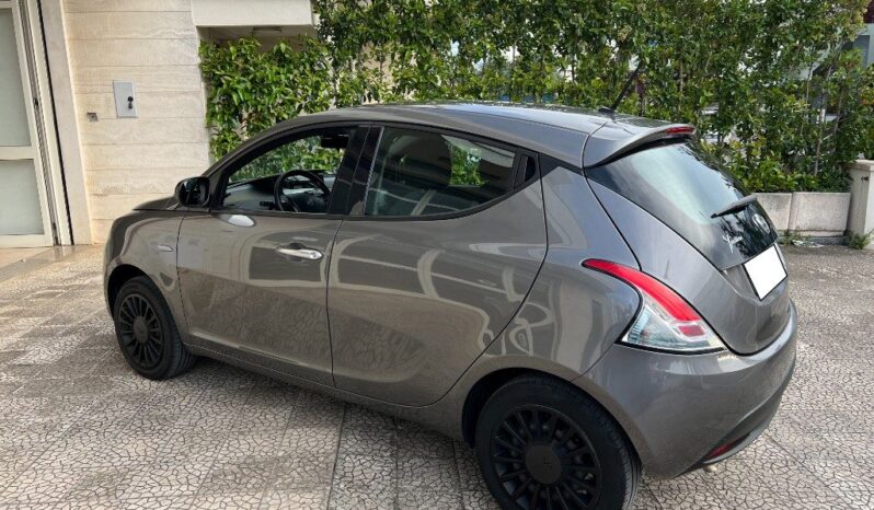 
								Lancia Ypsilon 1.0 FireFly 5 porte S&S Hybrid .									