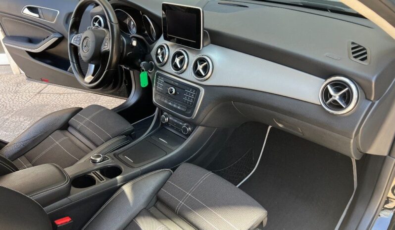 
								Mercedes-Benz GLA 200 d Automatic Sport .									