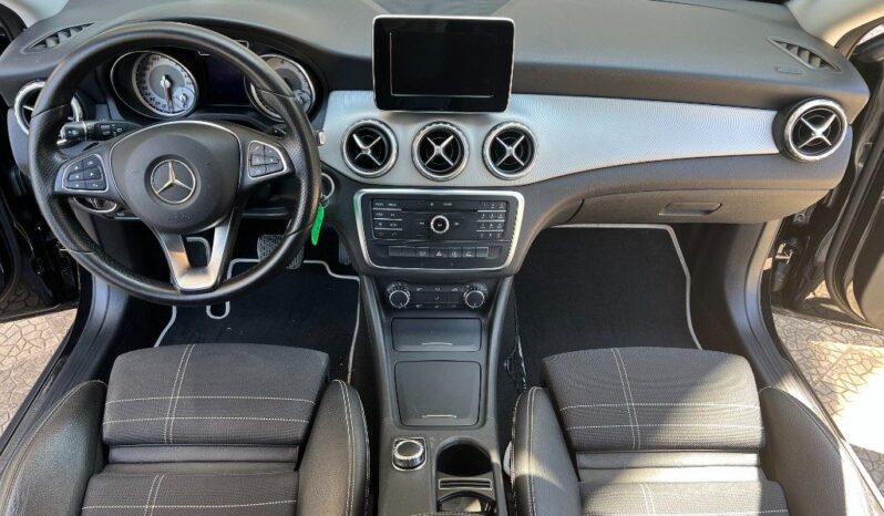 
								Mercedes-Benz GLA 200 d Automatic Sport .									