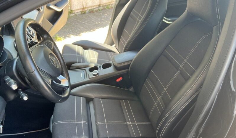 
								Mercedes-Benz GLA 200 d Automatic Sport .									