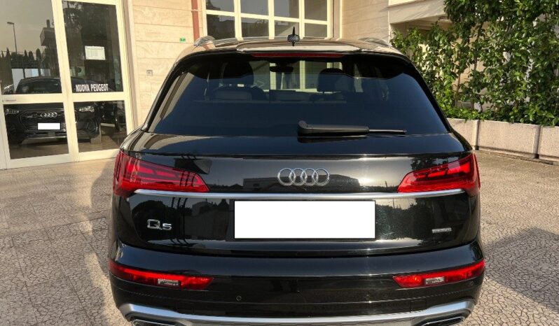 
								Audi Q5 2.0 TDI 204 CV quattro S tronic S line plus .									