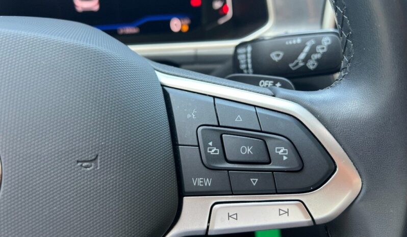 
								Volkswagen T-Roc 2.0 TDI 150 CV DSG TETTO NERO .									