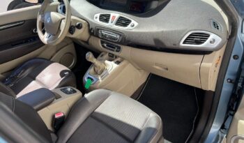 
									Renault Scenic X-Mod 1.5 dCi 110CV .								
