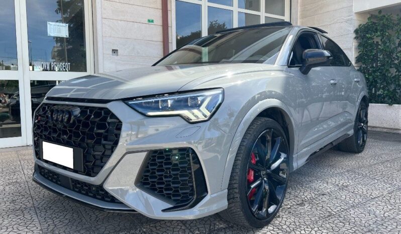 
								Audi RS Q3 SPB quattro S tronic .									