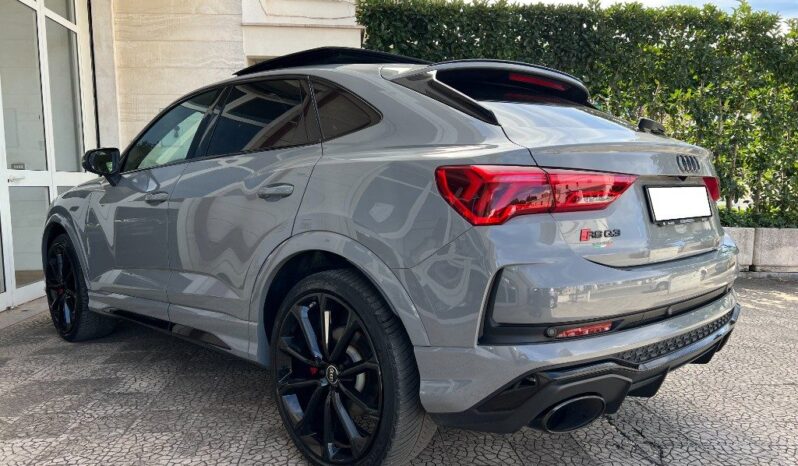 
								Audi RS Q3 SPB quattro S tronic .									