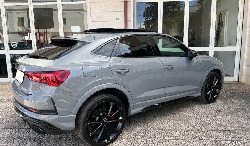 
								Audi RS Q3 SPB quattro S tronic .									