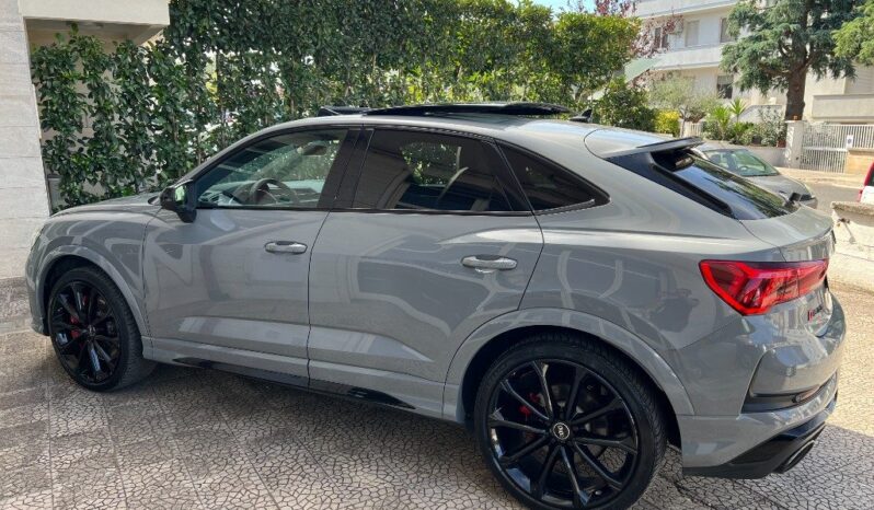 
								Audi RS Q3 SPB quattro S tronic .									