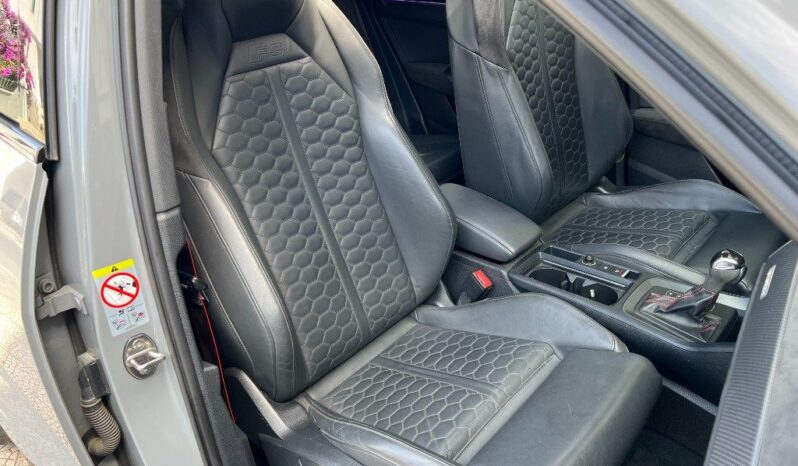 
								Audi RS Q3 SPB quattro S tronic .									