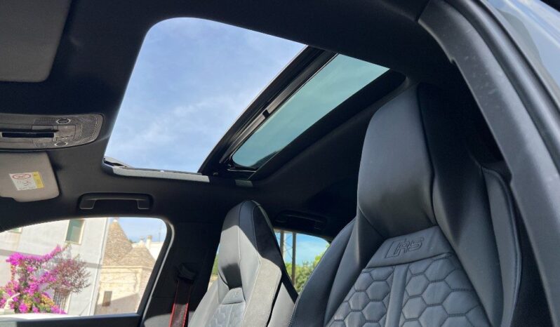 
								Audi RS Q3 SPB quattro S tronic .									