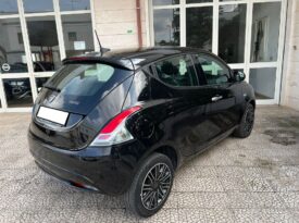 Lancia Ypsilon 1.0 S&S Hybrid Gold
