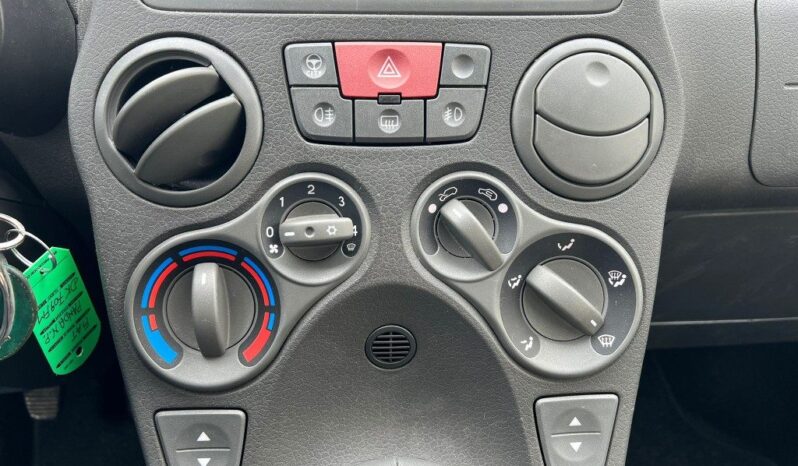 
								Fiat Panda 1.2 Dynamic Natural Power .									