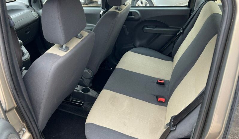 
								Fiat Panda 1.2 Dynamic Natural Power .									