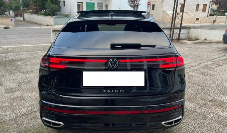 
								Volkswagen Taigo 1.0 TSI 110 CV DSG R-Line .									