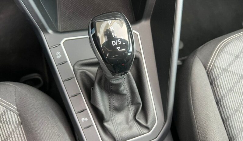 
								Volkswagen Taigo 1.0 TSI 110 CV DSG R-Line .									