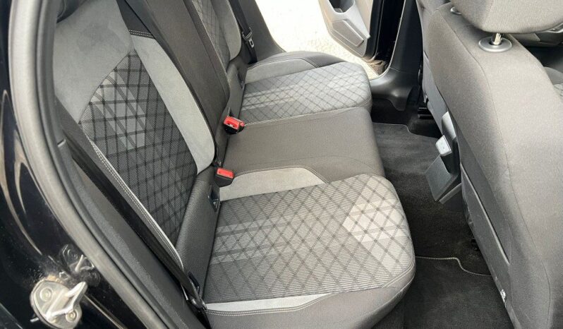 
								Volkswagen Taigo 1.0 TSI 110 CV DSG R-Line .									