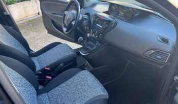 
									Lancia Ypsilon 1.0 FireFly S&S Hybrid Ecochic .								
