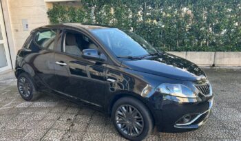 
									Lancia Ypsilon 1.0 FireFly S&S Hybrid Ecochic .								