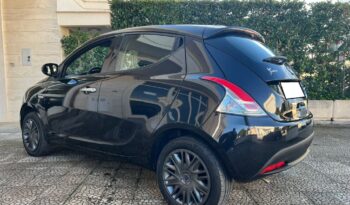 
									Lancia Ypsilon 1.0 FireFly S&S Hybrid Ecochic .								