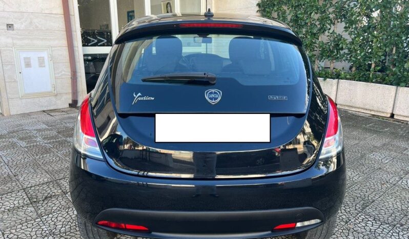 
								Lancia Ypsilon 1.0 FireFly S&S Hybrid Ecochic .									