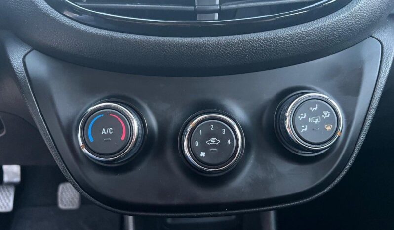 
								Opel Karl Rocks 1.0 73 CV .									