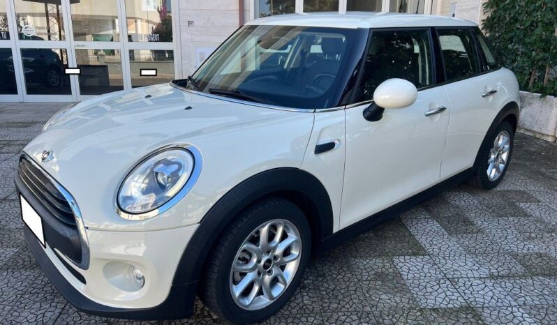 
								Mini 1.5 One D 5 porte .									