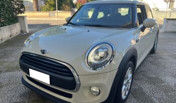 
									Mini 1.5 One D 5 porte .								