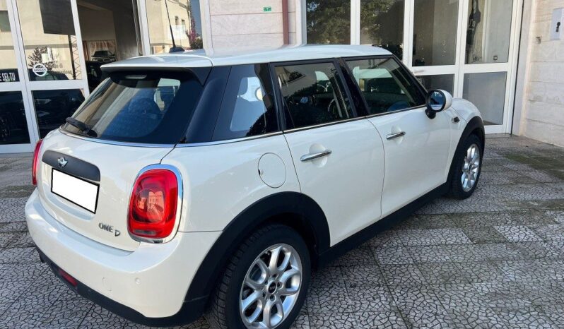 
								Mini 1.5 One D 5 porte .									