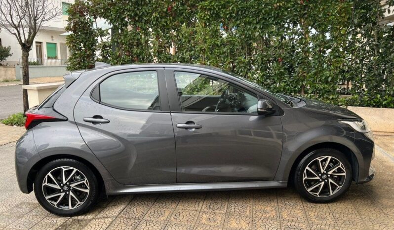 
								Toyota Yaris 1.5 Hybrid 5 porte Trend .									