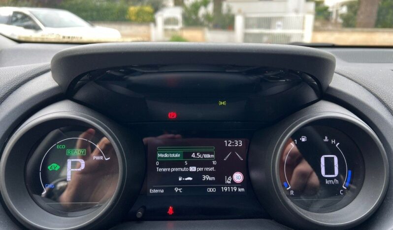 
								Toyota Yaris 1.5 Hybrid 5 porte Trend .									