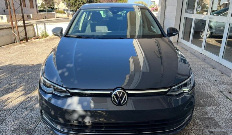 
								Volkswagen Golf 2.0 TDI DSG .									