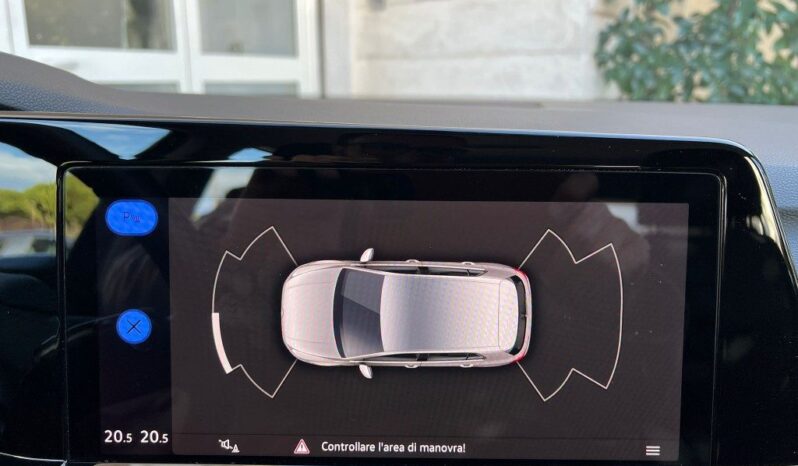 
								Volkswagen Golf 2.0 TDI DSG .									