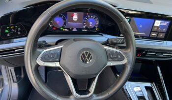 
									Volkswagen Golf 2.0 TDI DSG .								