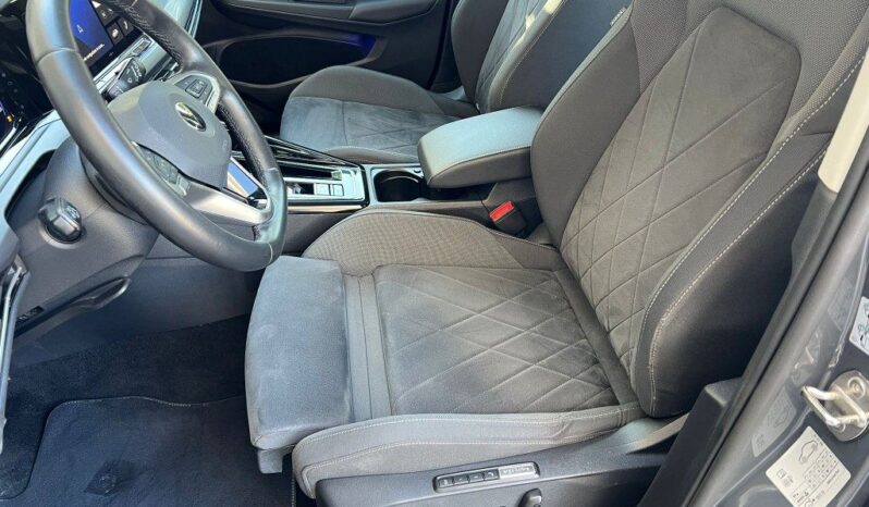 
								Volkswagen Golf 2.0 TDI DSG .									