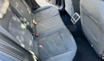
									Volkswagen Golf 2.0 TDI DSG .								